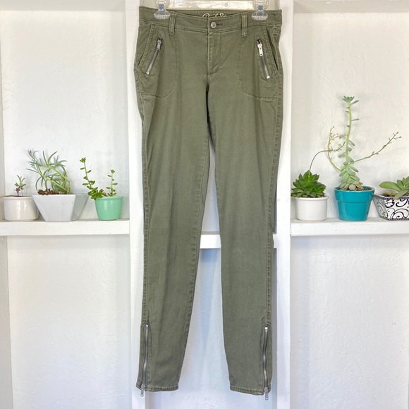 Old Navy Pants - Old Navy Rockstar Skinny Olive Jean 6 Tall